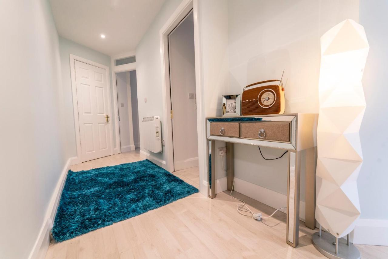 Luxurious Seaside Apartment غالواي المظهر الخارجي الصورة